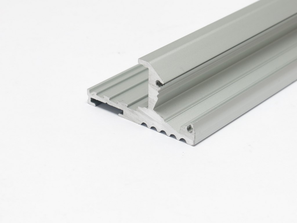 Profilo Angolare PVC Autoadesivo Per Scale - Strisce Antiscivolo, Impermeabile, Facile Da Installare Su Gradini Interni Ed Esterni - Foto 3