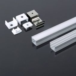 Profilo lineare piatto, con canalina da 12.4 mm per strip led - SKU 3358